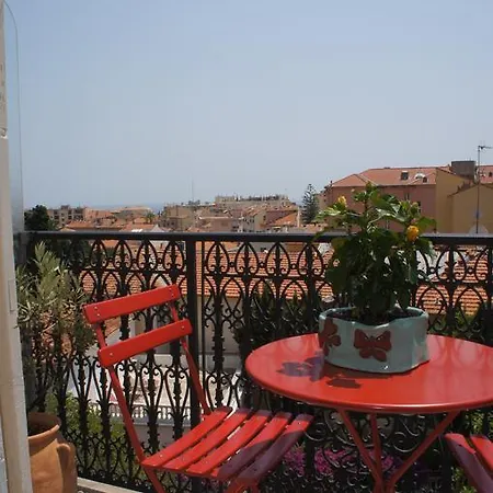 Le Louvre Apartment Menton